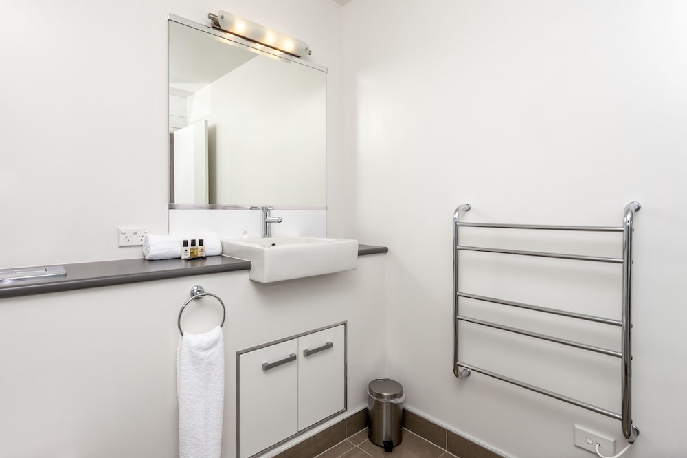 sovereign pier on the waterways