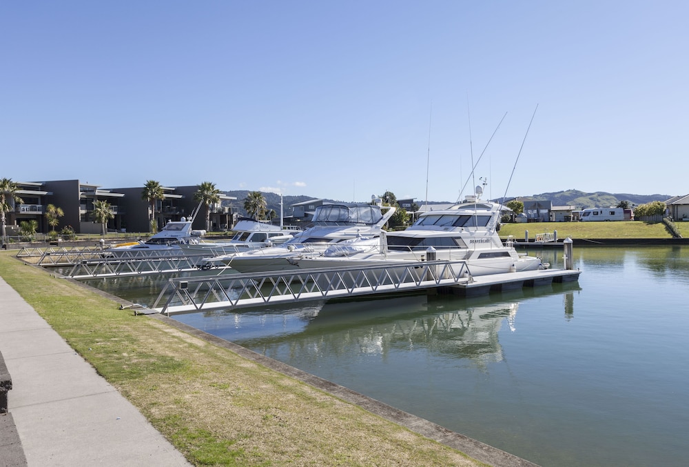 sovereign pier on the waterways