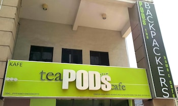 pods the backpackers home and cafe