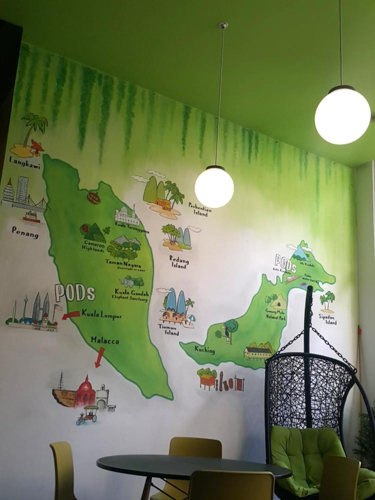 pods the backpackers home and cafe