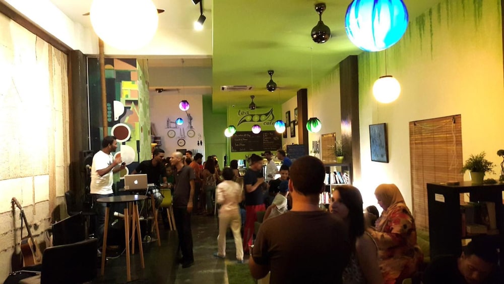 pods the backpackers home and cafe