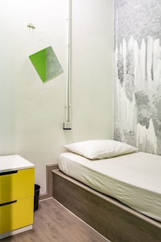 pods the backpackers home and cafe