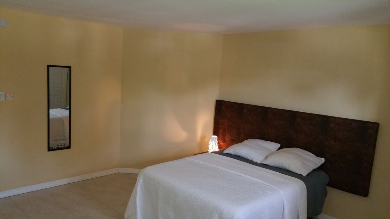 new kingston guest apartment at donhead