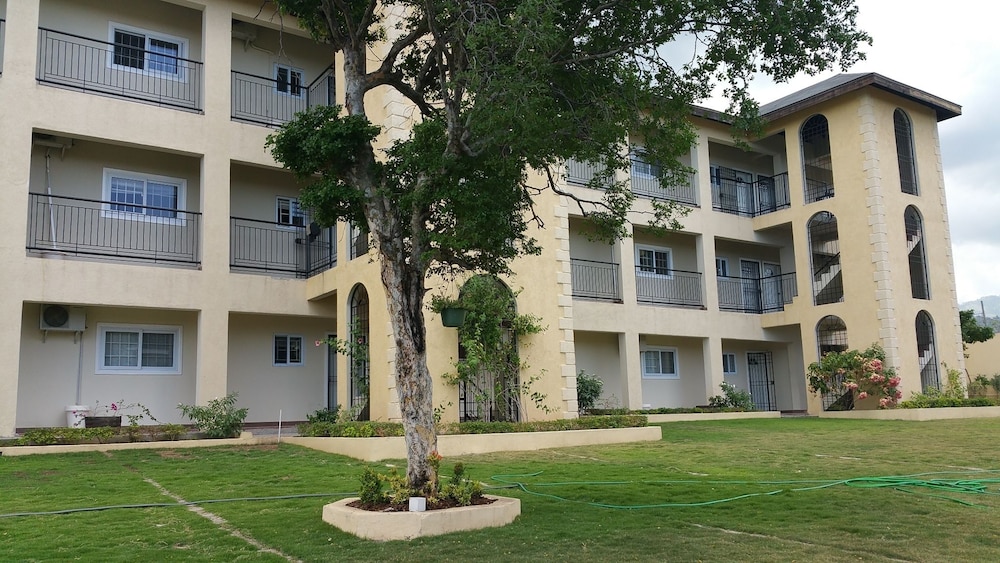 new kingston guest apartment at donhead