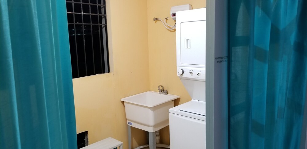 new kingston guest apartment at donhead