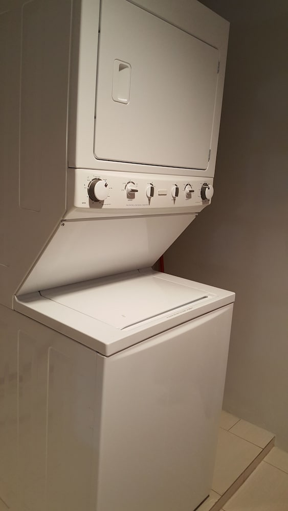 new kingston guest apartment at donhead