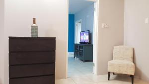 new kingston guest apartment at donhead