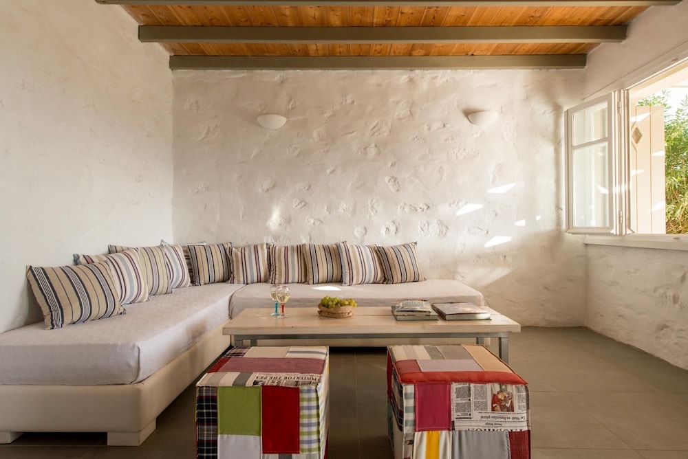 paros