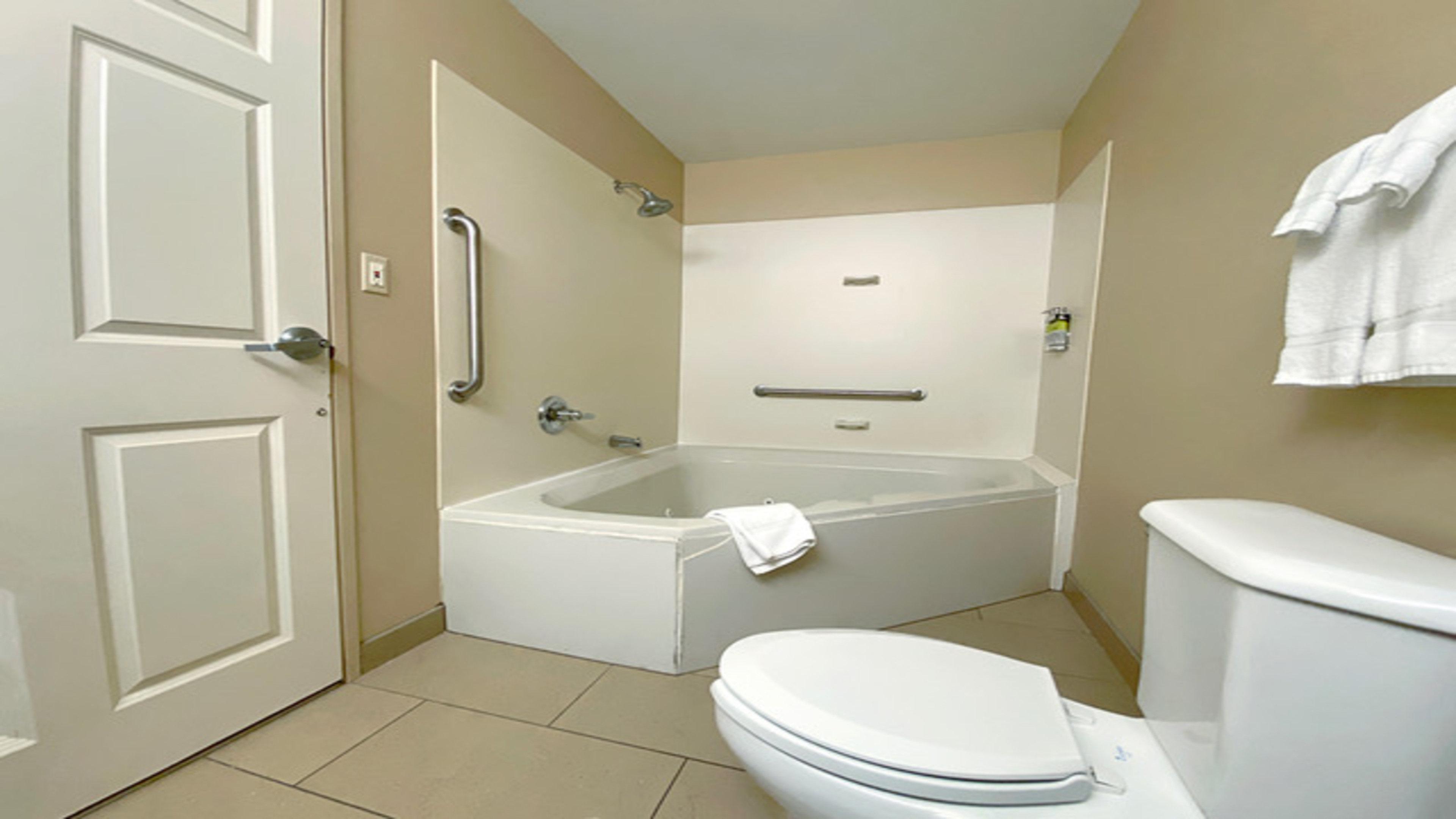 holiday inn express bloomington west by ihg