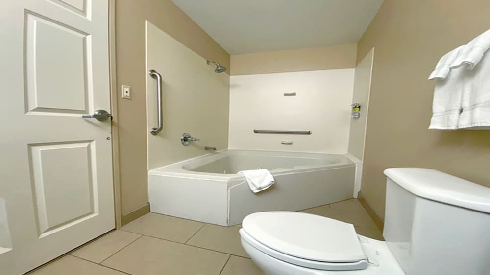 holiday inn express bloomington west by ihg