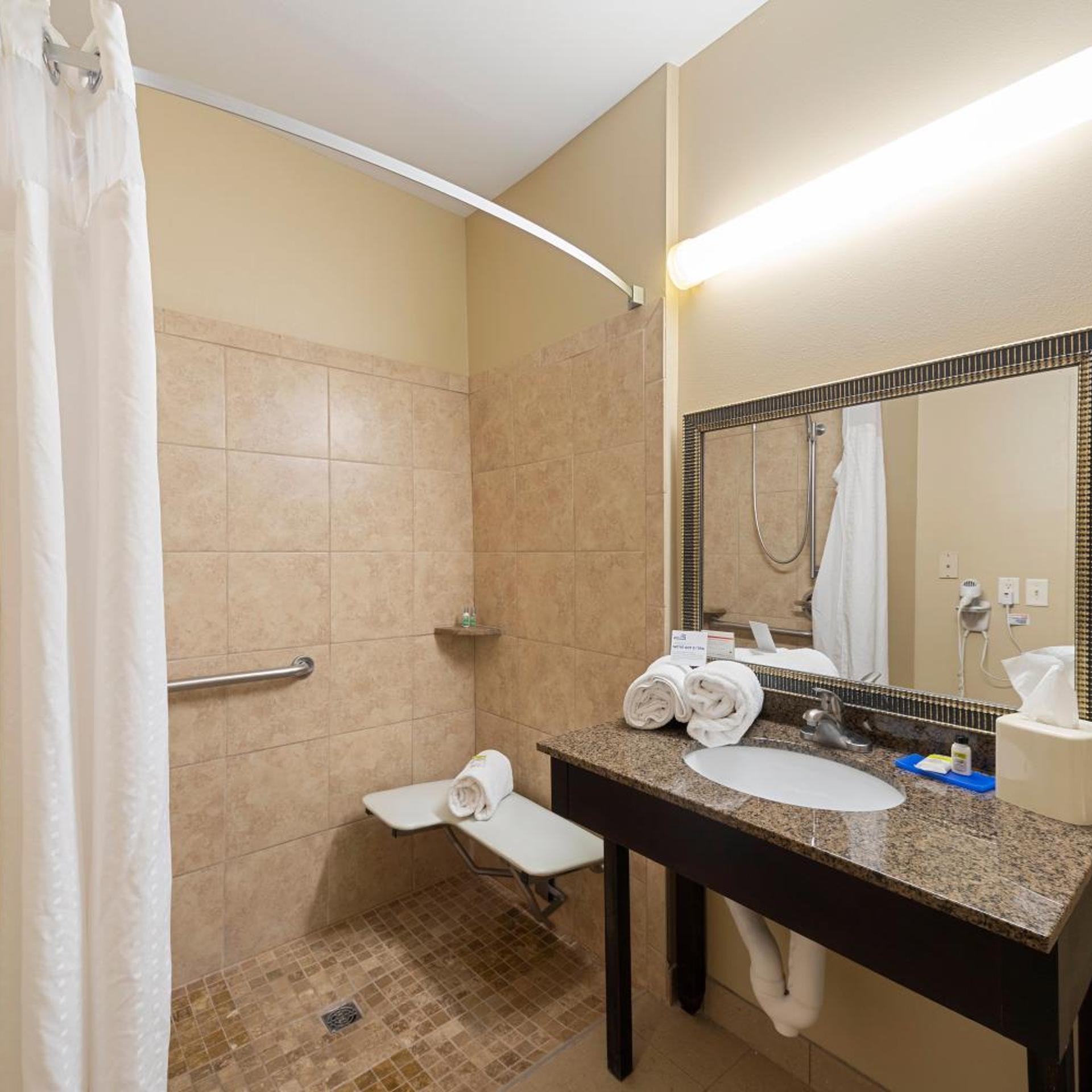 holiday inn express bloomington west by ihg