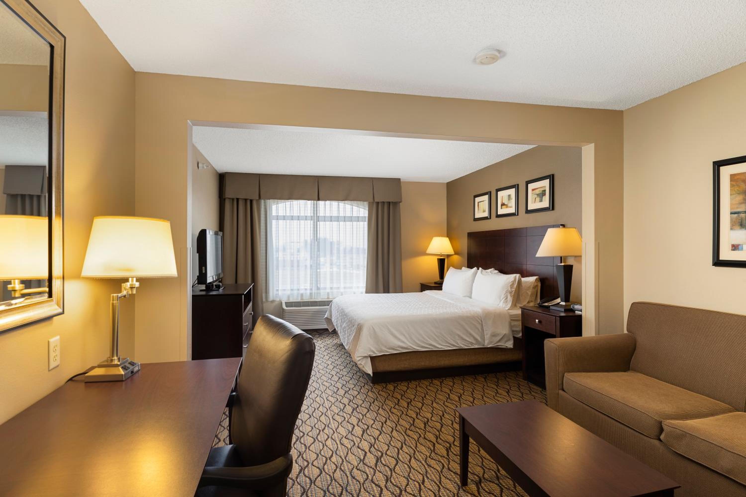 holiday inn express bloomington west by ihg
