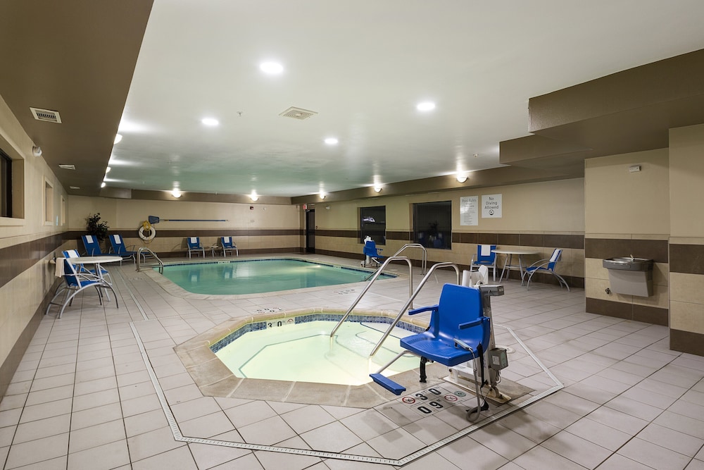 holiday inn express bloomington west by ihg