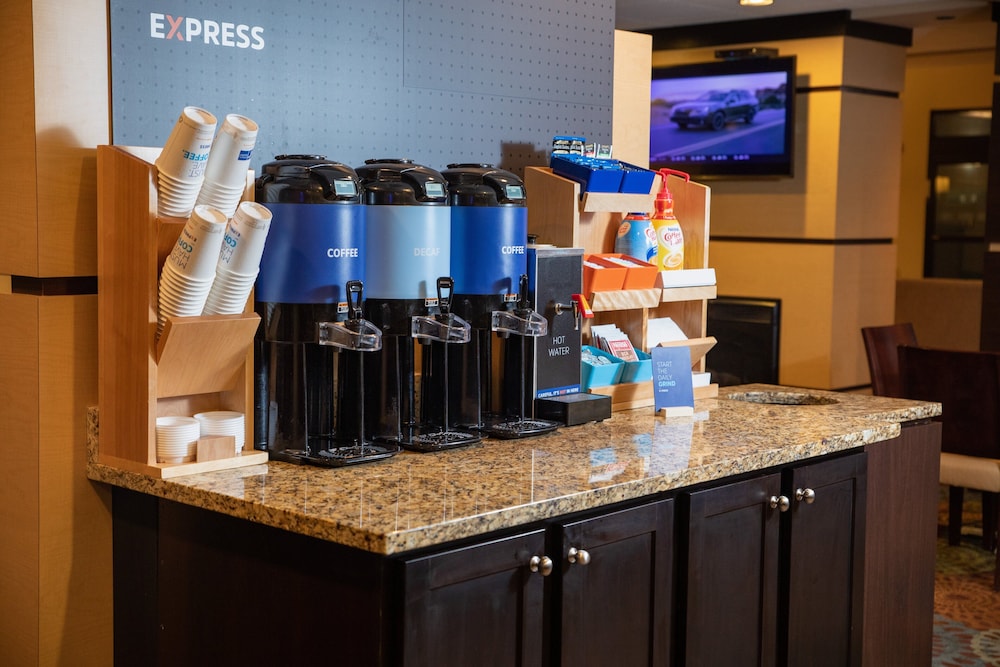 holiday inn express bloomington west by ihg