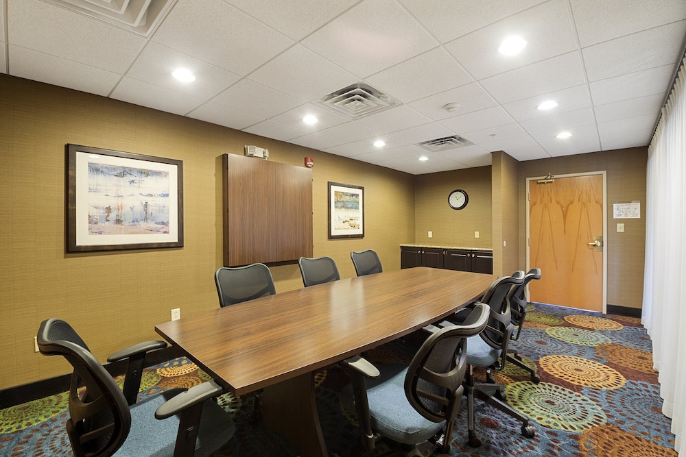 holiday inn express bloomington west by ihg