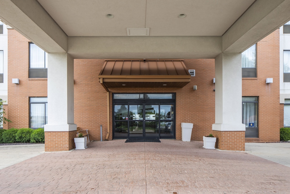 holiday inn express bloomington west by ihg