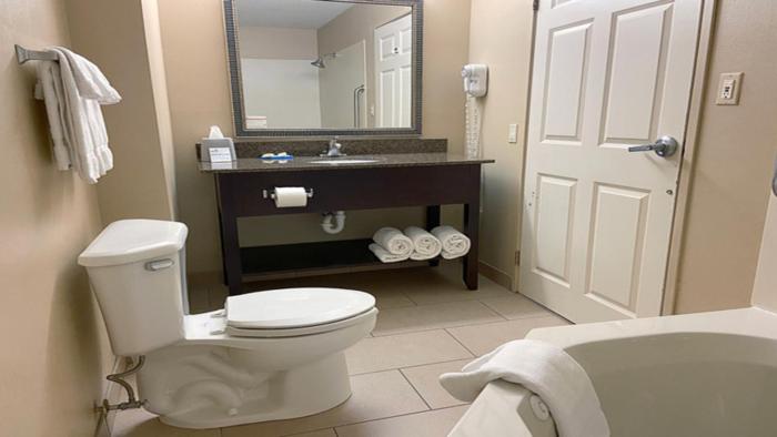 holiday inn express bloomington west by ihg