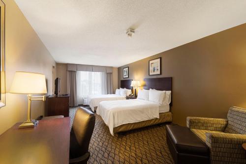 holiday inn express bloomington west by ihg