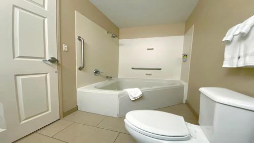 holiday inn express bloomington west by ihg