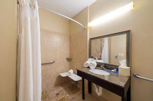holiday inn express bloomington west by ihg