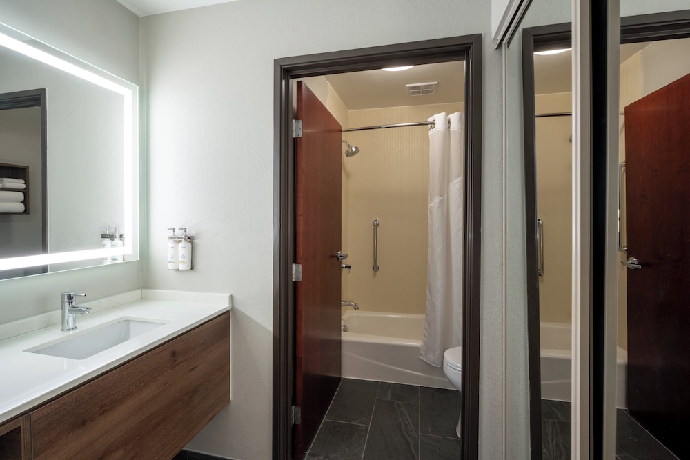 staybridge suites west des moines by ihg