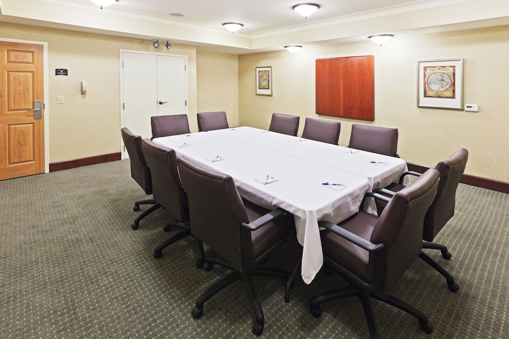 staybridge suites wichita by ihg