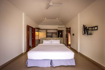 sanctuary nam ngum beach resort