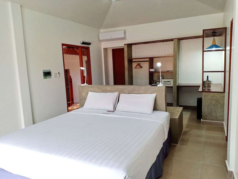 sanctuary nam ngum beach resort