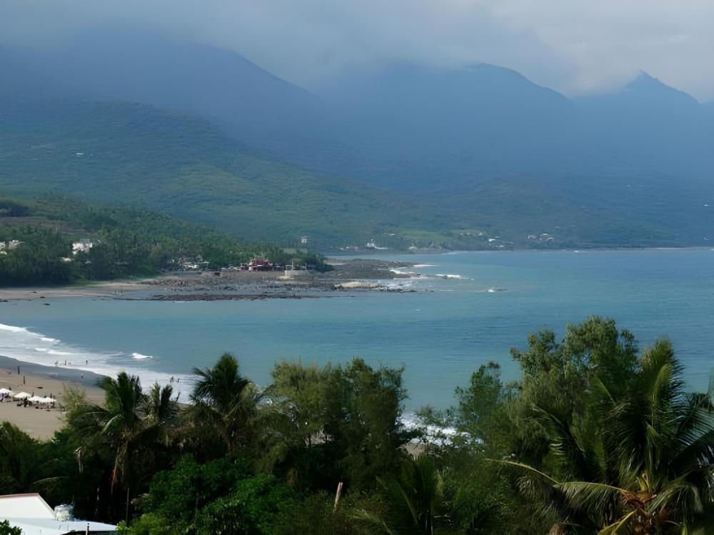 full mountain sea villa