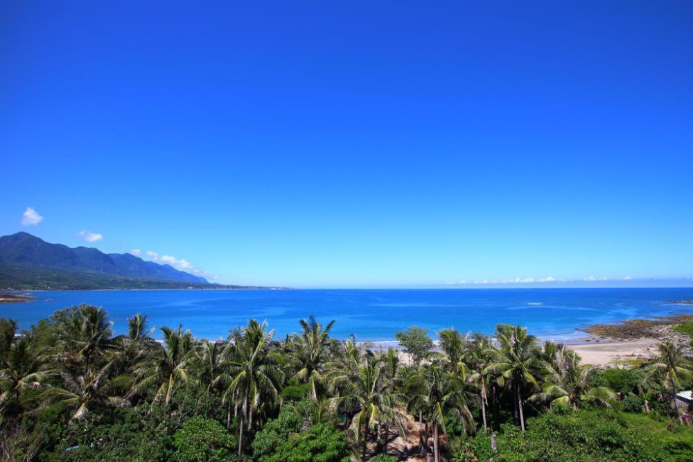 full mountain sea villa