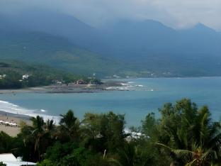 full mountain sea villa