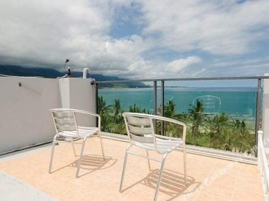 full mountain sea villa