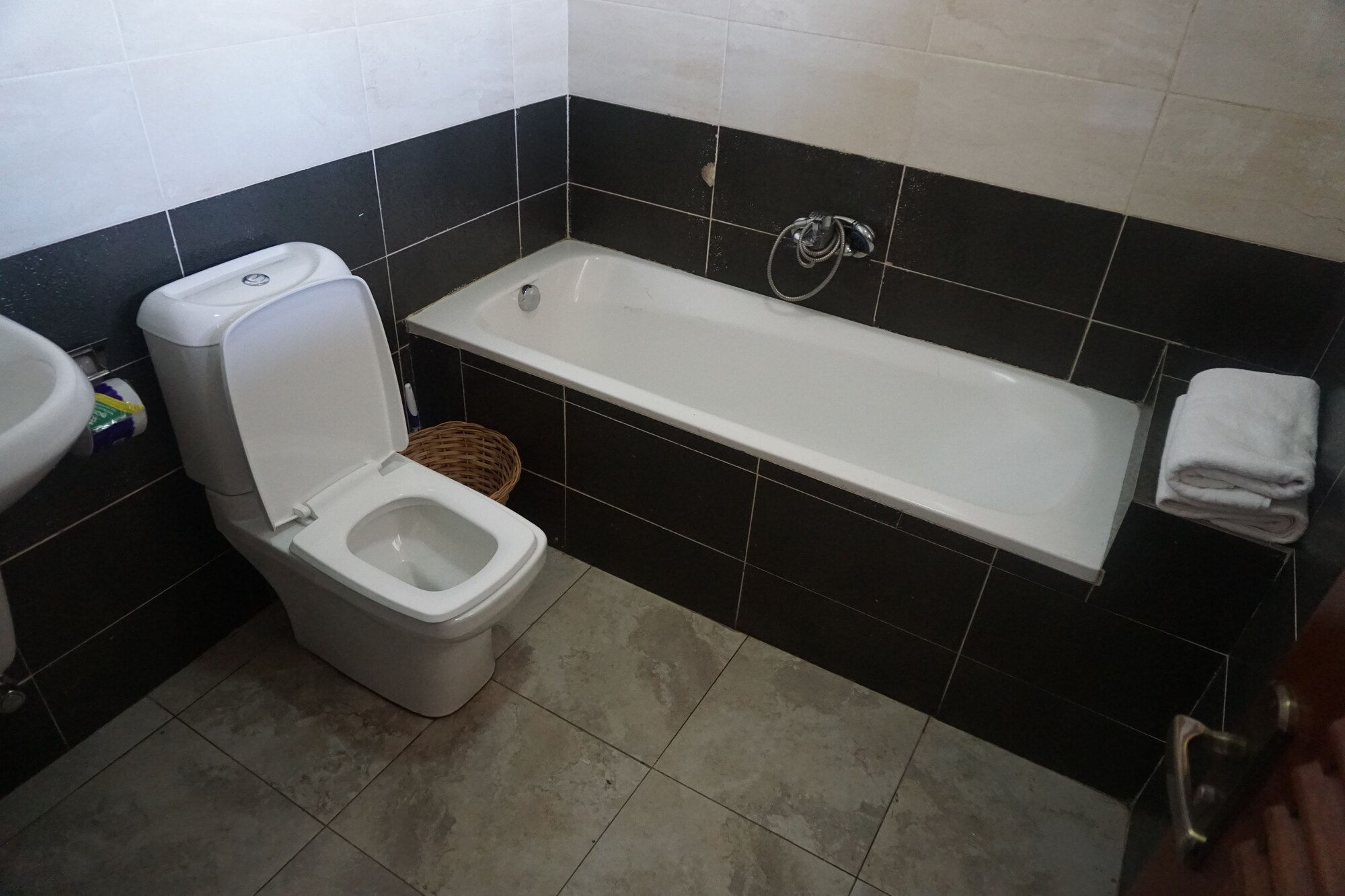 accra royal castle apartments and suites