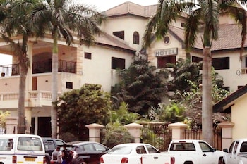accra royal castle apartments and suites