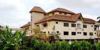 accra royal castle apartments and suites