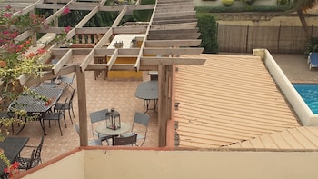 accra royal castle apartments and suites