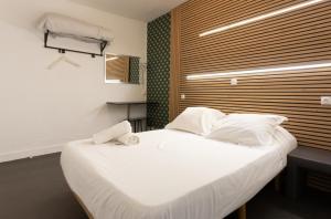 Europe Blv,Saint-Maur Créteil>>Paris,2 star