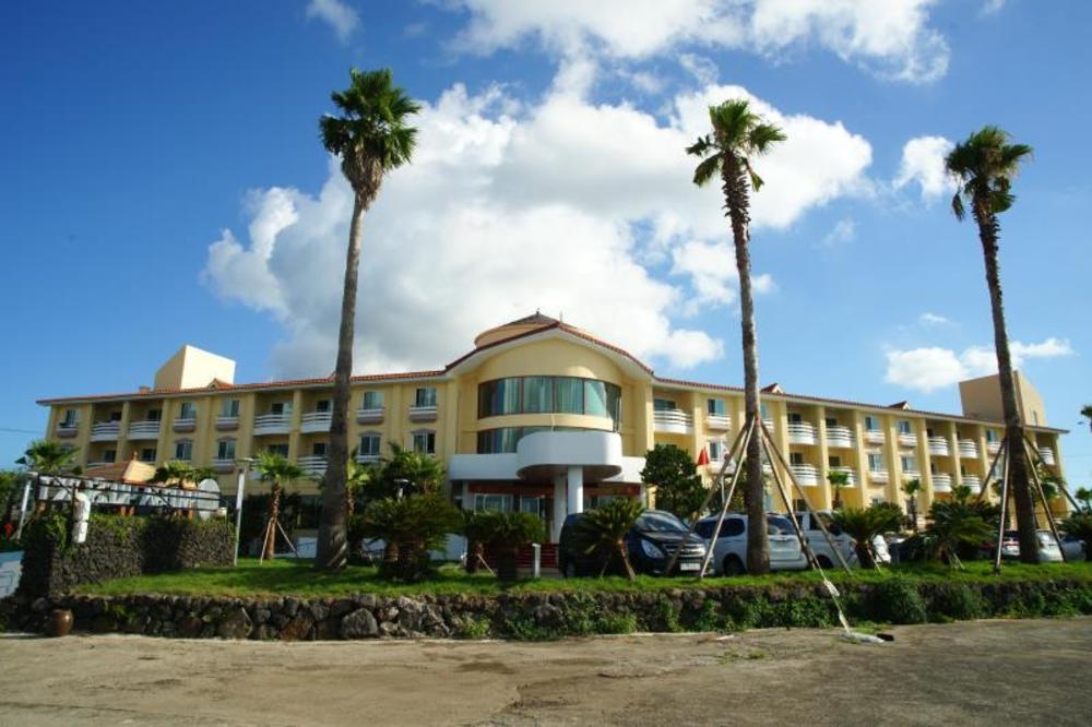 mega resort