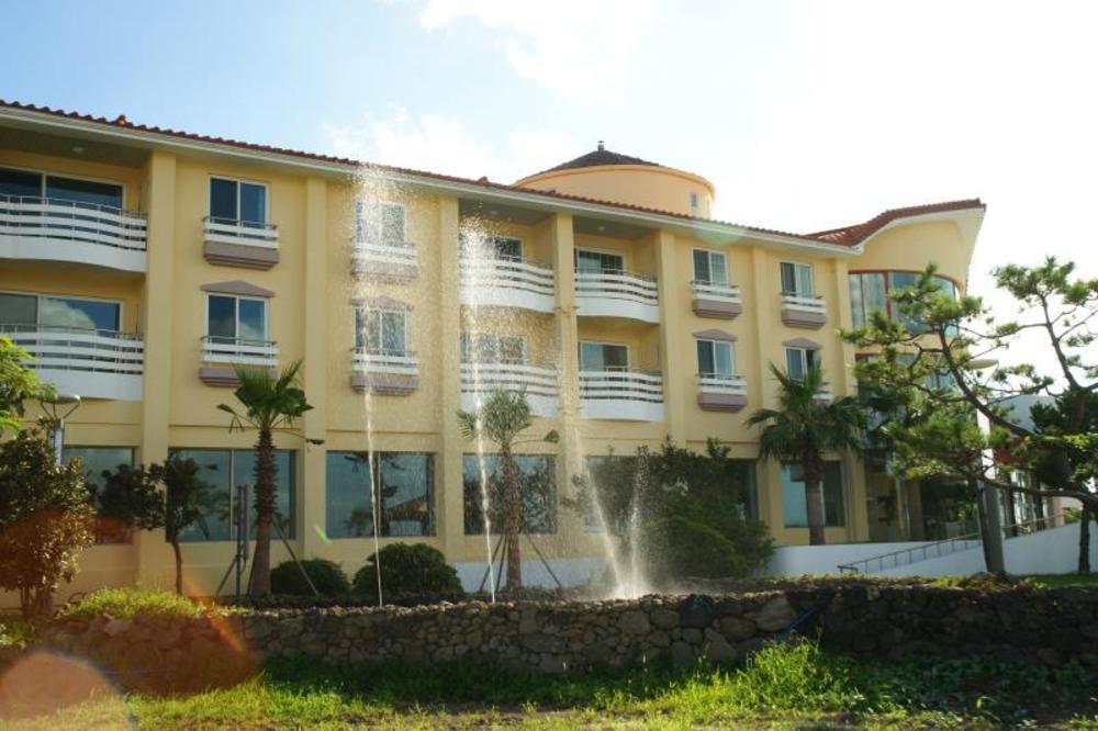 mega resort