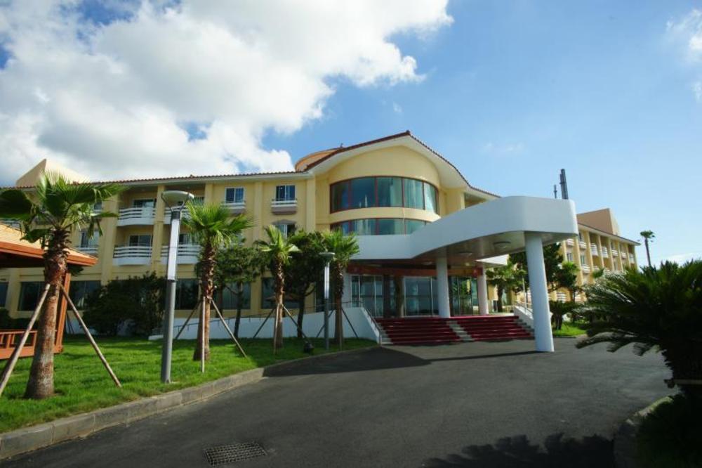 mega resort