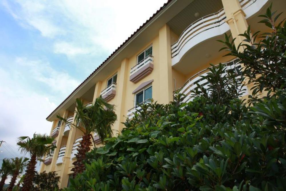 mega resort