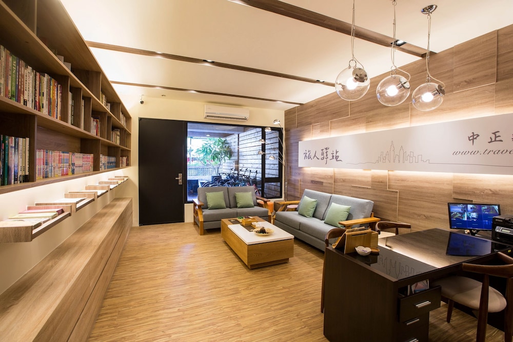 traveller inn zhongzheng library