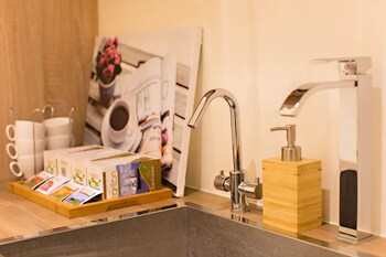 traveller inn zhongzheng library