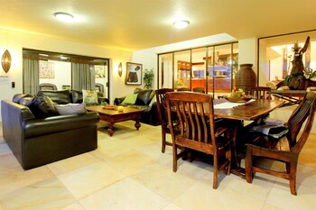 La Dolce Vita Guest House,Golden Mile>>Durban,4 star