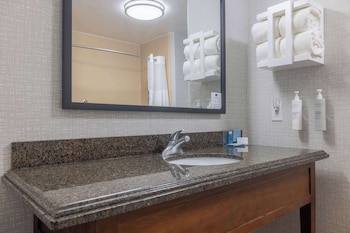 hampton inn and suites brenham