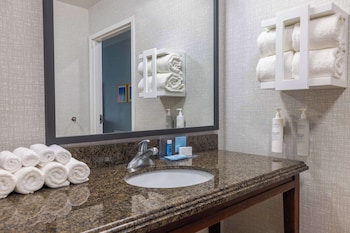 hampton inn and suites brenham