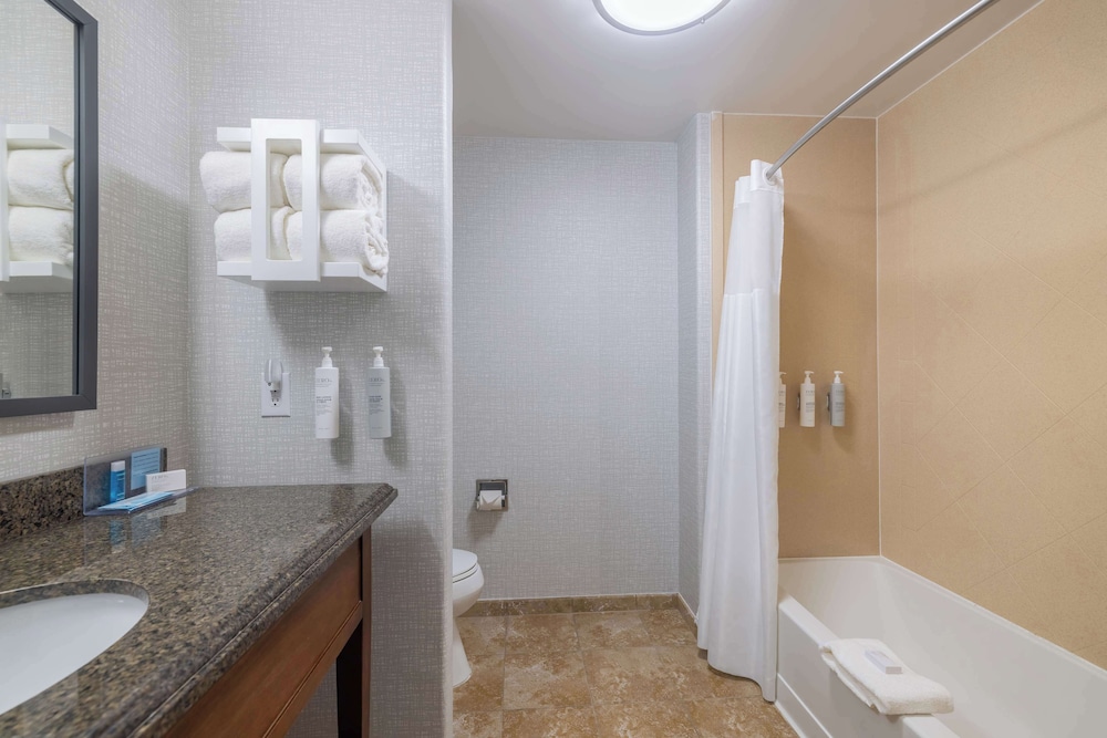 hampton inn and suites brenham