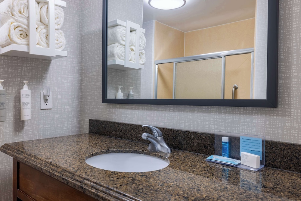 hampton inn and suites brenham