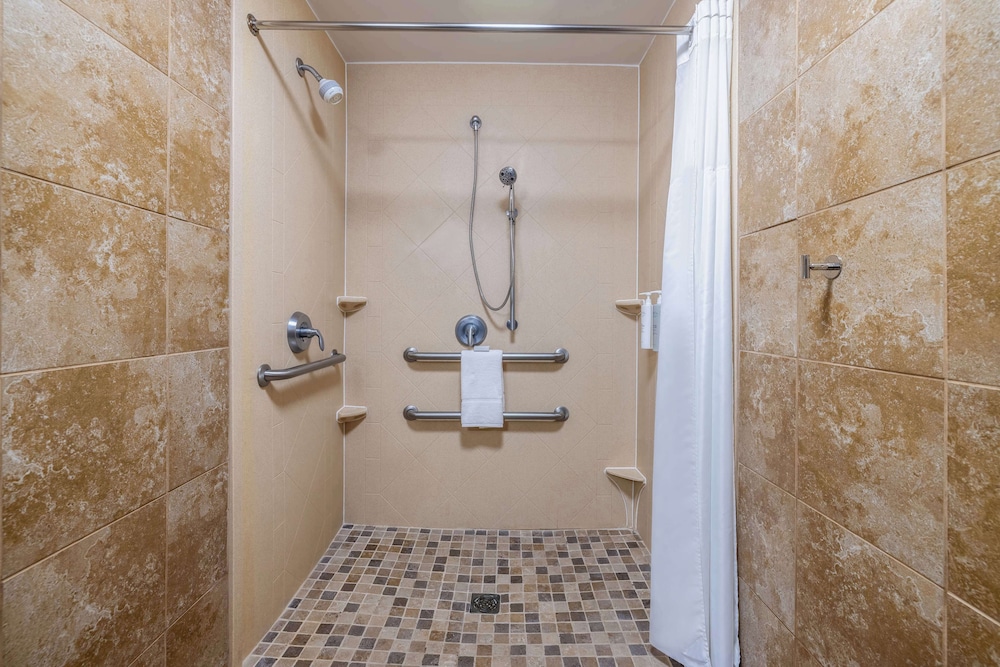 hampton inn and suites brenham