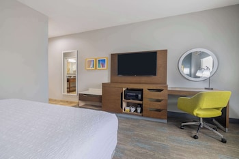 hampton inn and suites brenham